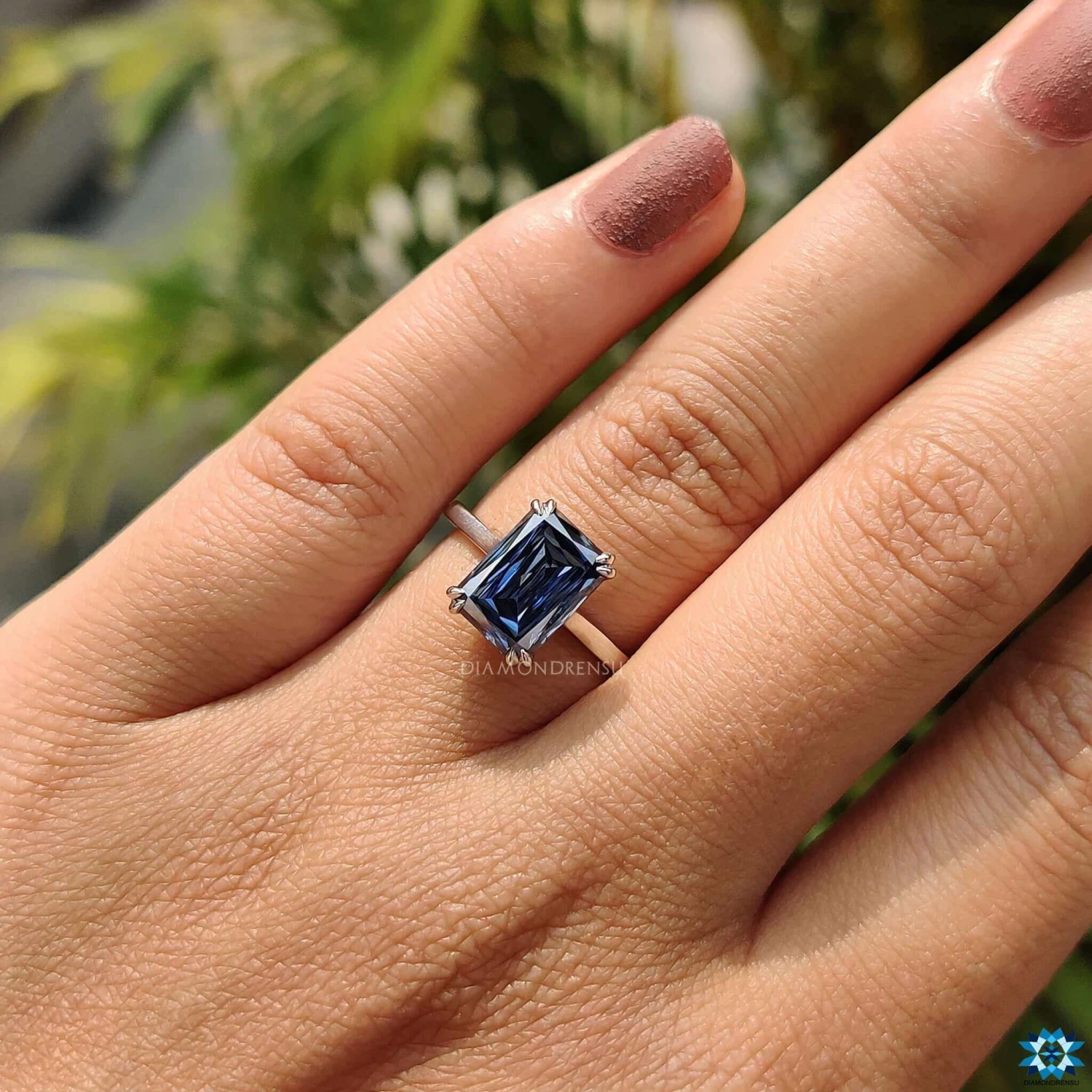Royal Blue Criss Cut Moissanite Solitaire Engagement Ring - Image 3