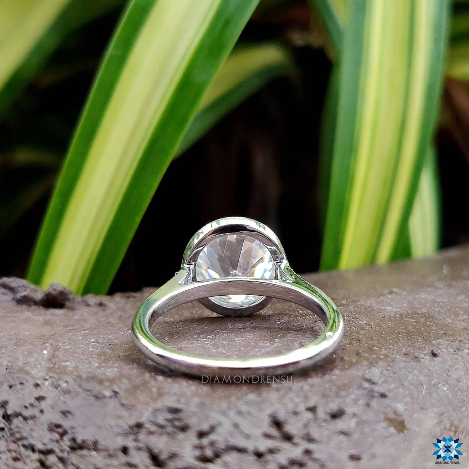 1.89 CT Round Old European Cut Bezel Set Moissanite Solitaire Ring - Image 6