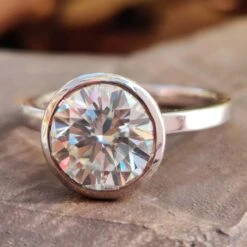 1.92 CT Round Brilliant Cut Lovely Solitaire Moissanite Engagement Ring