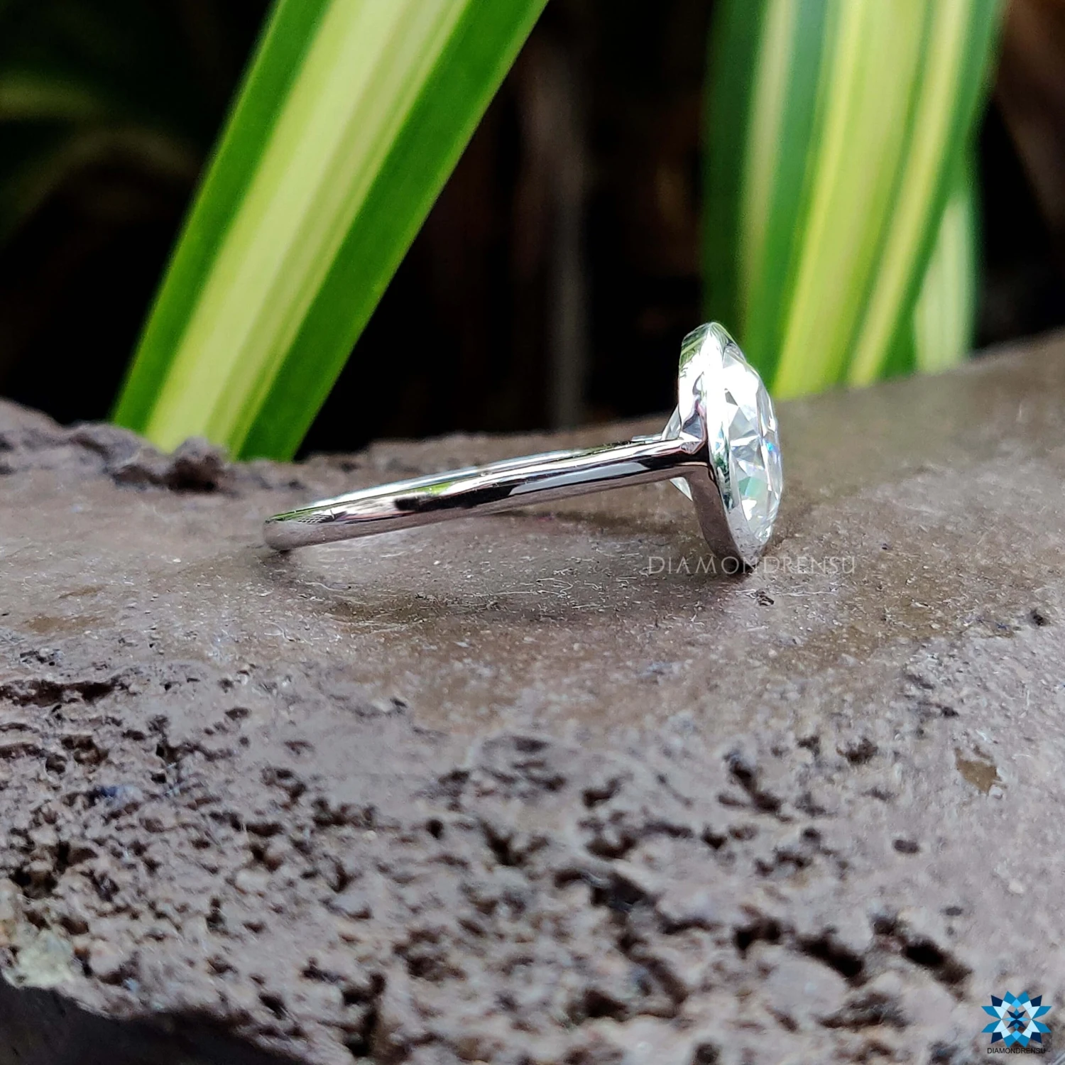 1.89 CT Round Old European Cut Bezel Set Moissanite Solitaire Ring - Image 3