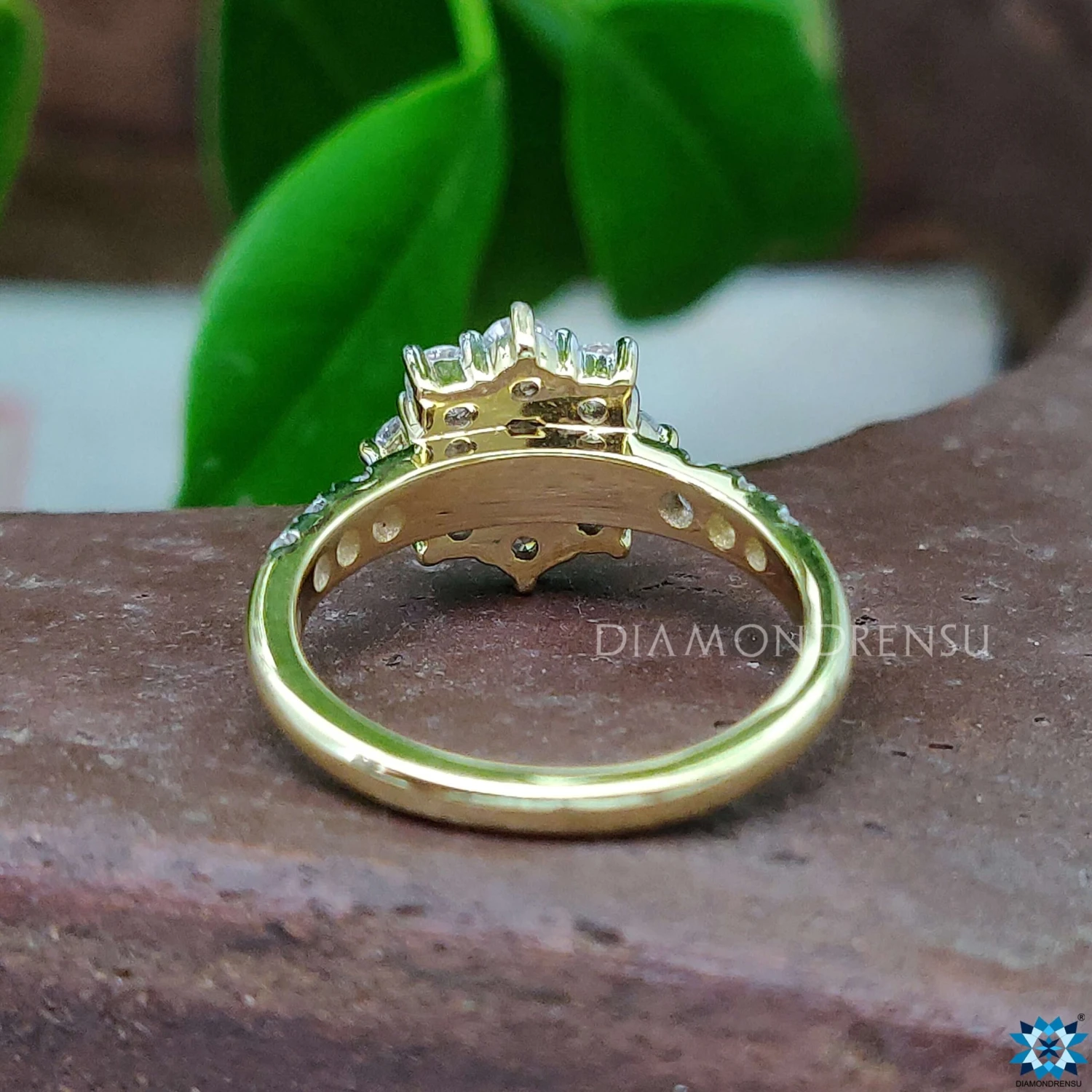 1.00 TW Round OEC Classic Cluster Pave Engagement Ring - Image 6